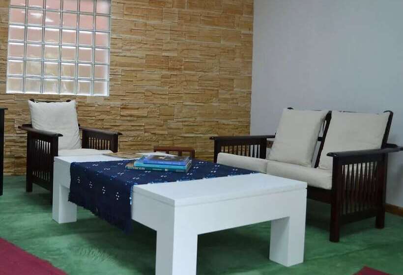 پانسیون Cashew Nut Grove Chalets