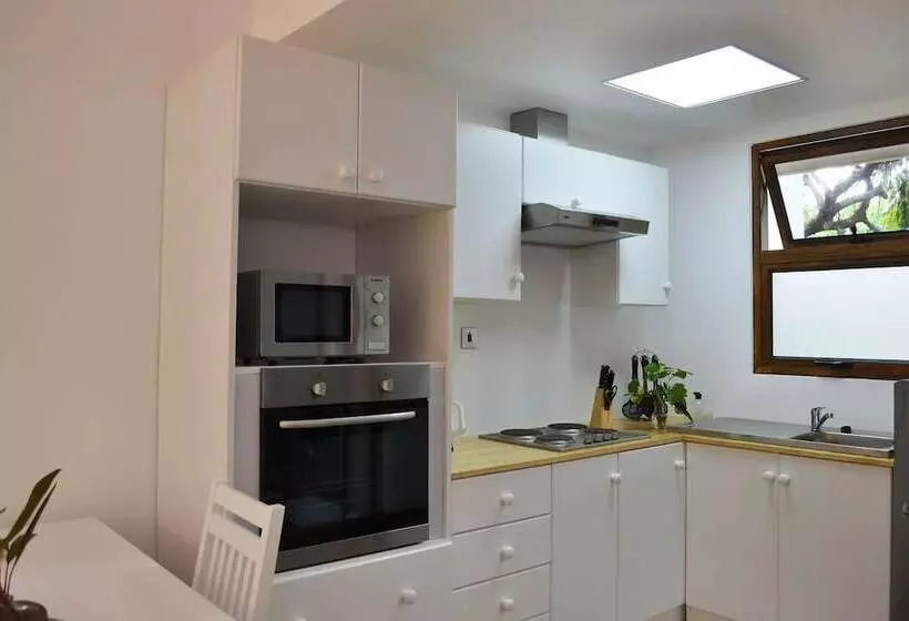 پانسیون Cashew Nut Grove Chalets