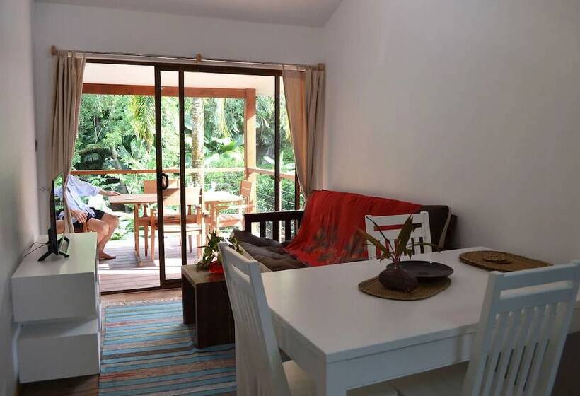 پانسیون Cashew Nut Grove Chalets