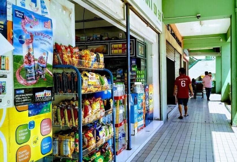 הוסטל Get Inn Backpackers