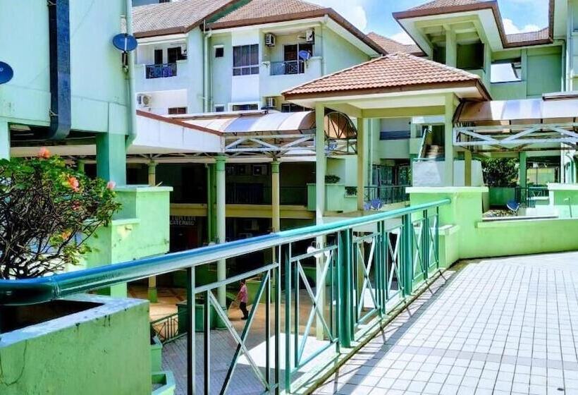 הוסטל Get Inn Backpackers