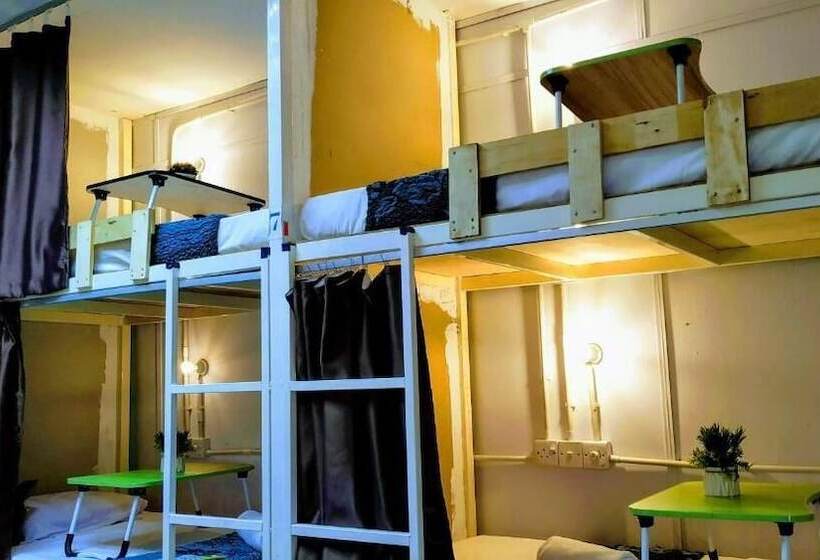 הוסטל Get Inn Backpackers