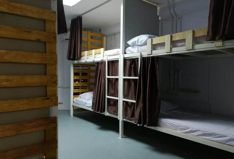 הוסטל Get Inn Backpackers