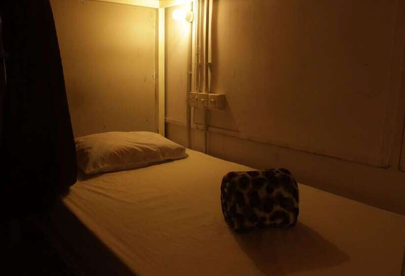 הוסטל Get Inn Backpackers