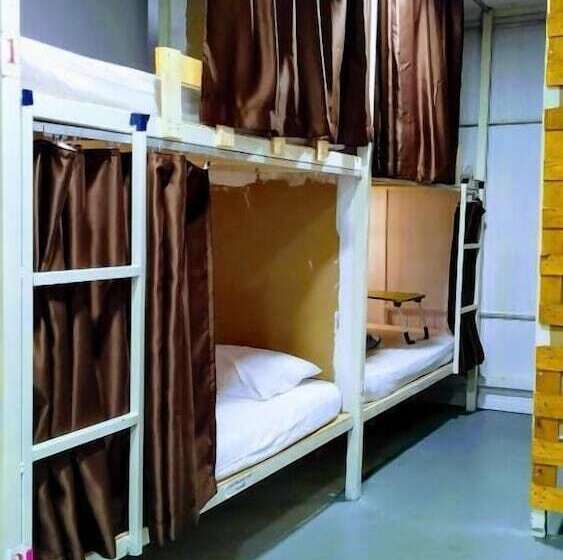 הוסטל Get Inn Backpackers