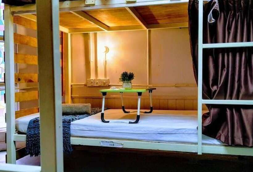 הוסטל Get Inn Backpackers