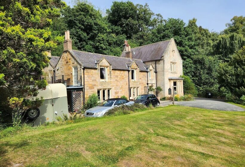 Bed and Breakfast Mulgrave Country Cottage