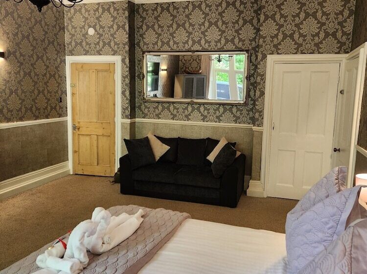 Bed and Breakfast Mulgrave Country Cottage