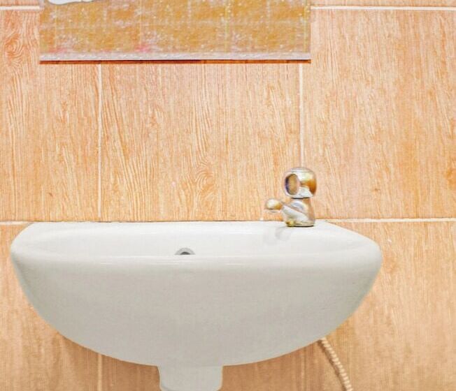 Отель Aman By Oyo Rooms