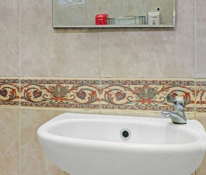 Отель Aman By Oyo Rooms