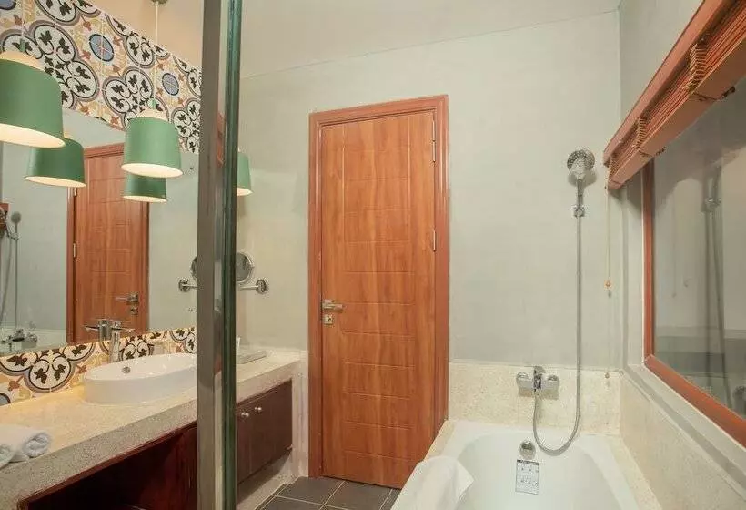 هتل Cambana La Riviere Boutique