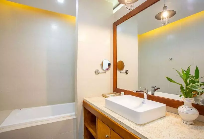 هتل Cambana La Riviere Boutique