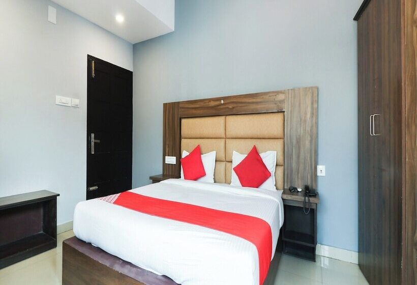 Hotel Queen Residency