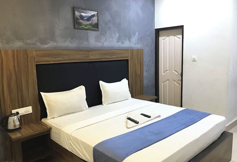 Hotel Queen Residency