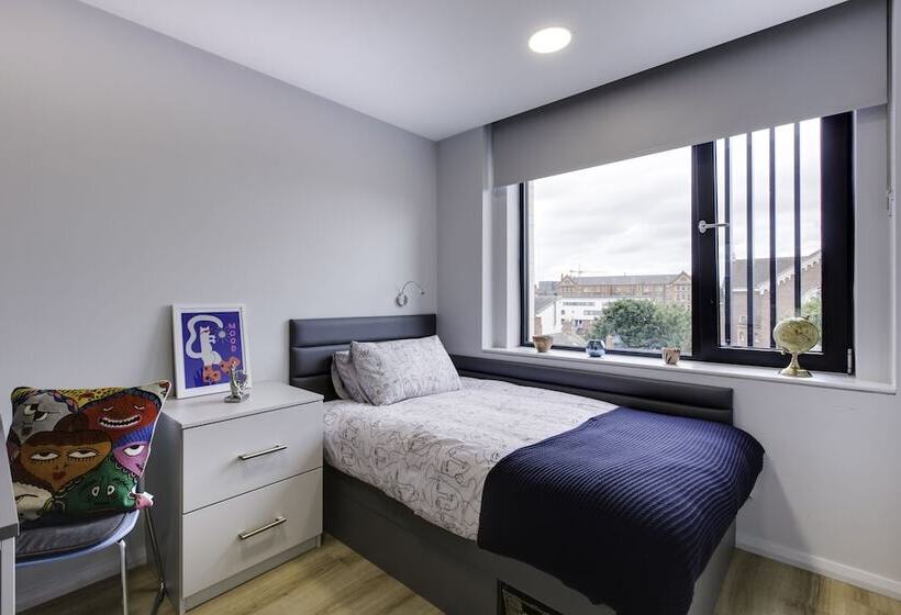 هتل Yugo Kavanagh Court