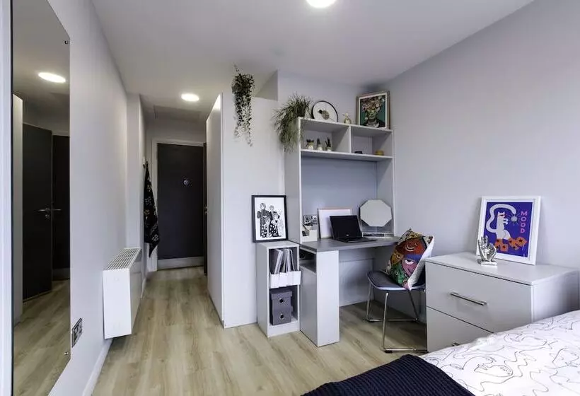 هتل Yugo Kavanagh Court