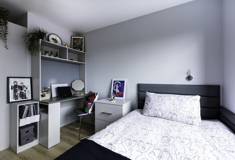 هتل Yugo Kavanagh Court