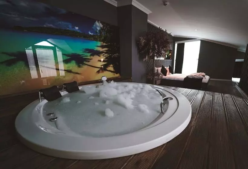 ホテル Enna Sui̇t