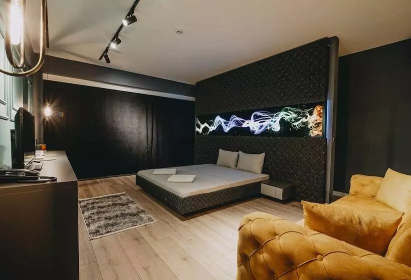 ホテル Enna Sui̇t