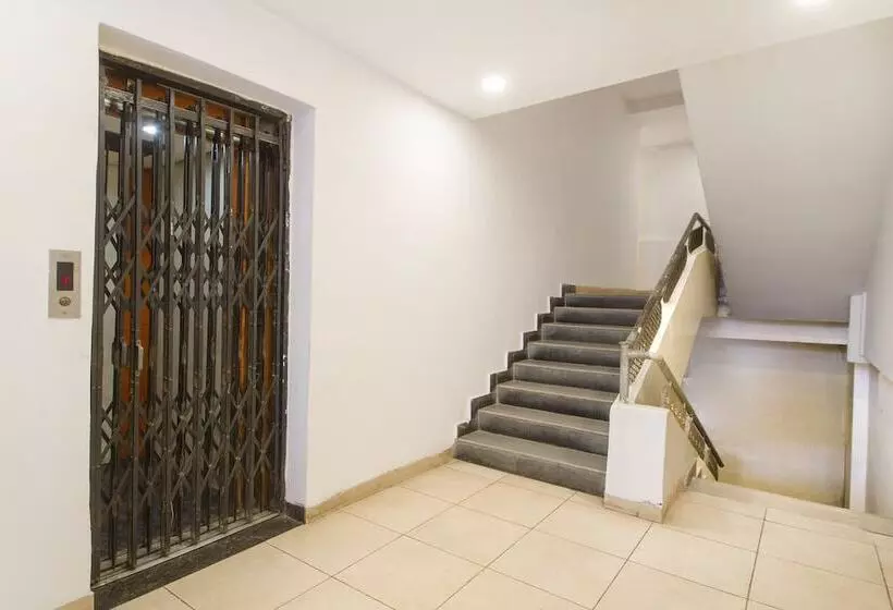 ホテル First Transit By Oyo