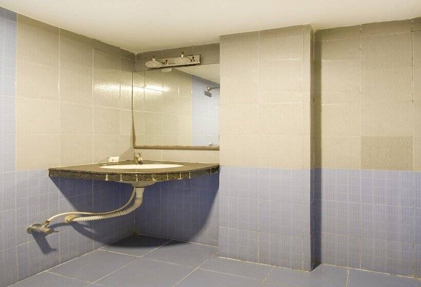 Hotel First Transit By Oyo