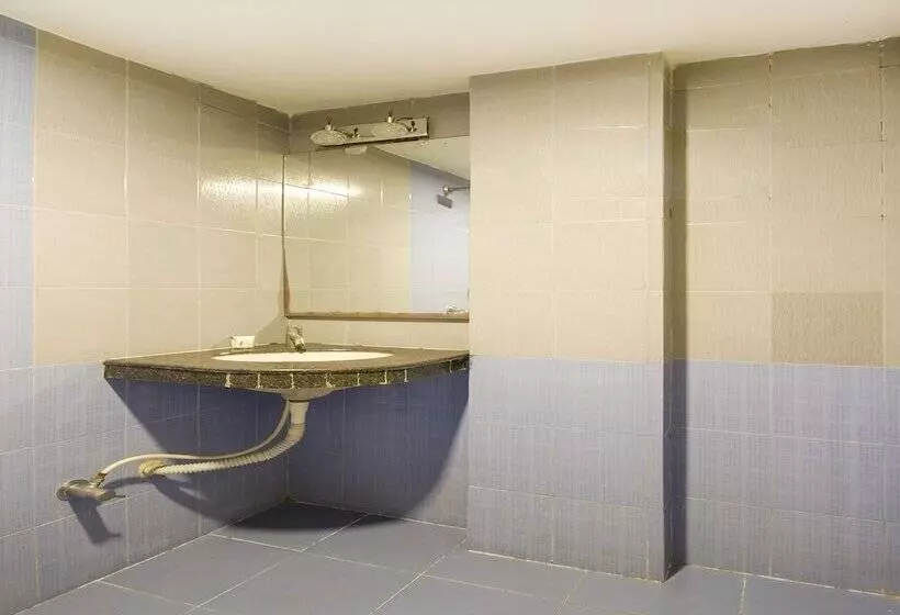 ホテル First Transit By Oyo