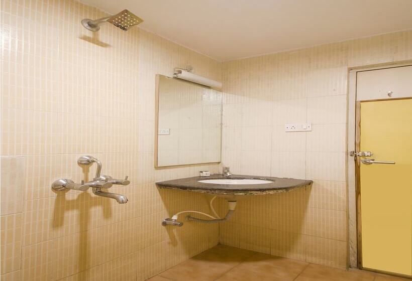 Hotel First Transit By Oyo