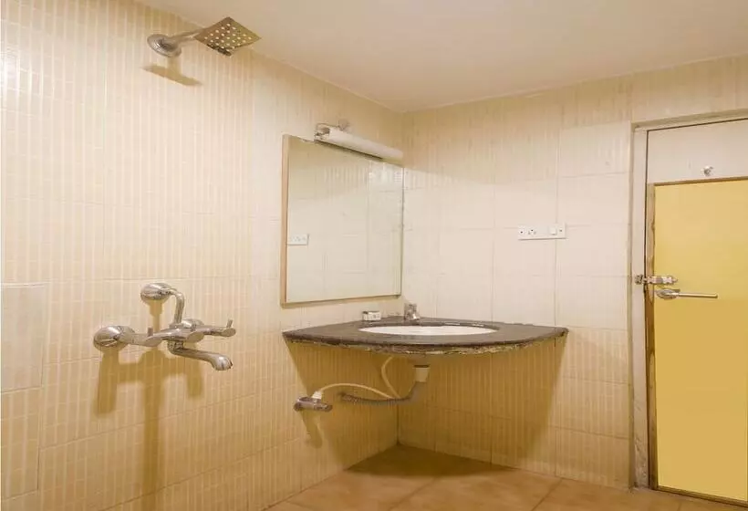 ホテル First Transit By Oyo