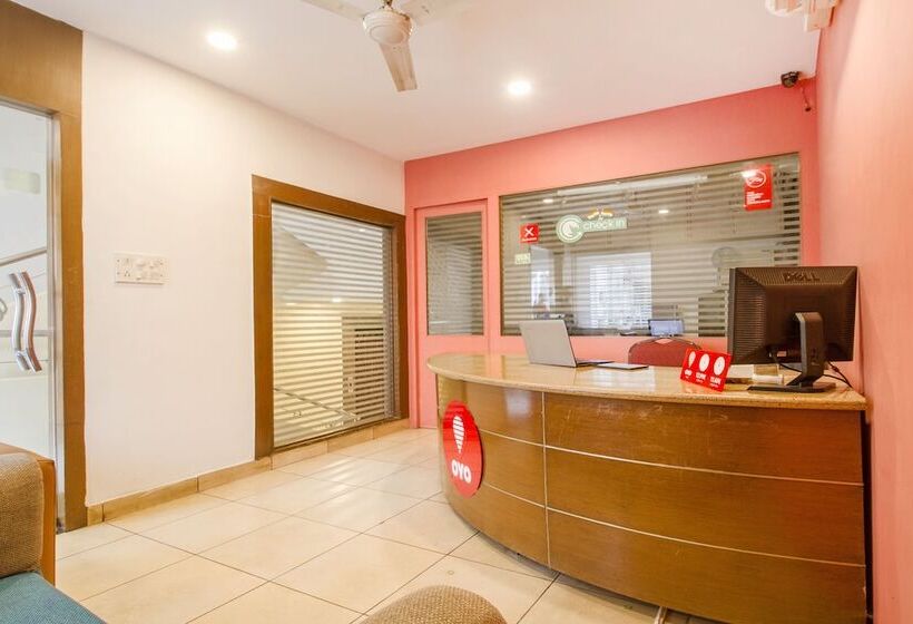 Hotel First Transit By Oyo