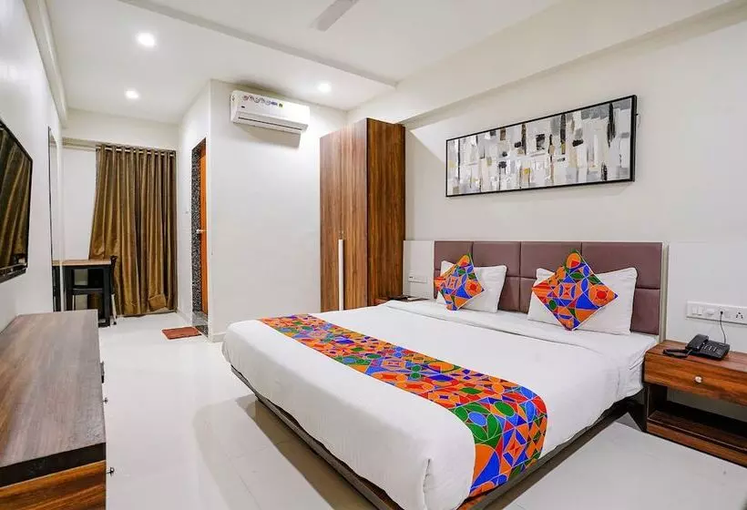 Fabhotel La Victoria