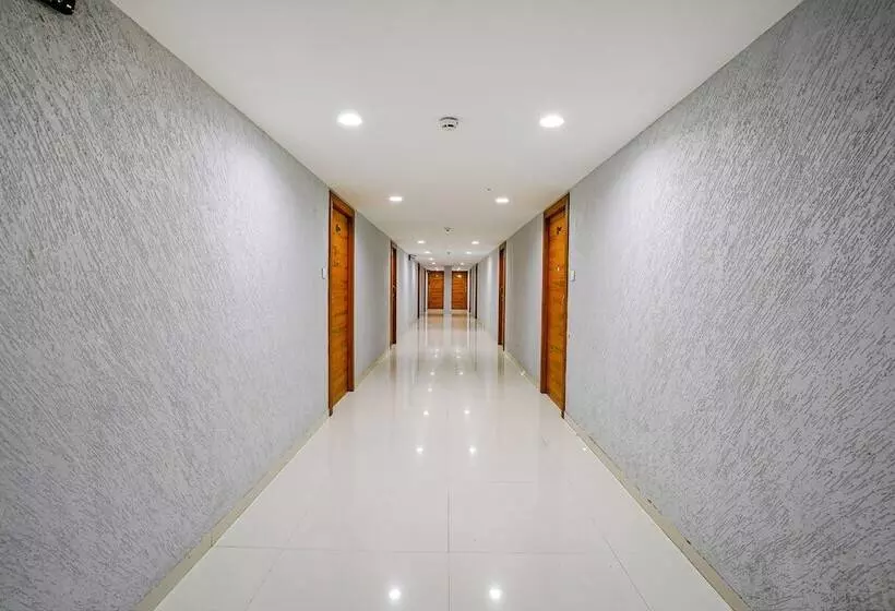 Fabhotel La Victoria