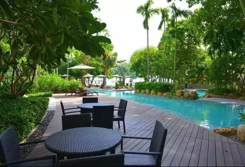 Hotelli Northpoint Pattaya With Sea View