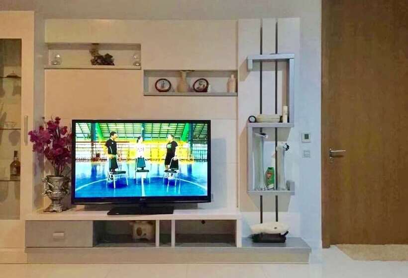 Otel Northpoint Pattaya With Sea View