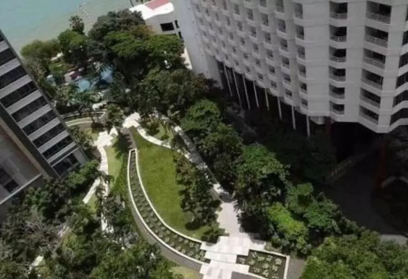 Hotelli Northpoint Pattaya With Sea View