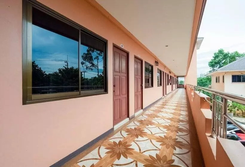 ホテル Oyo 1087 Udom Khomkham Apartment