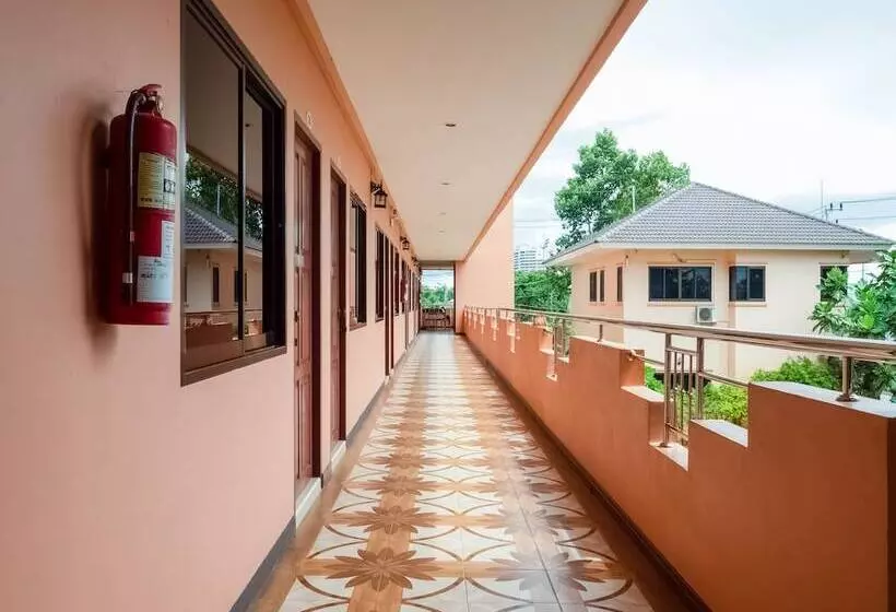 ホテル Oyo 1087 Udom Khomkham Apartment
