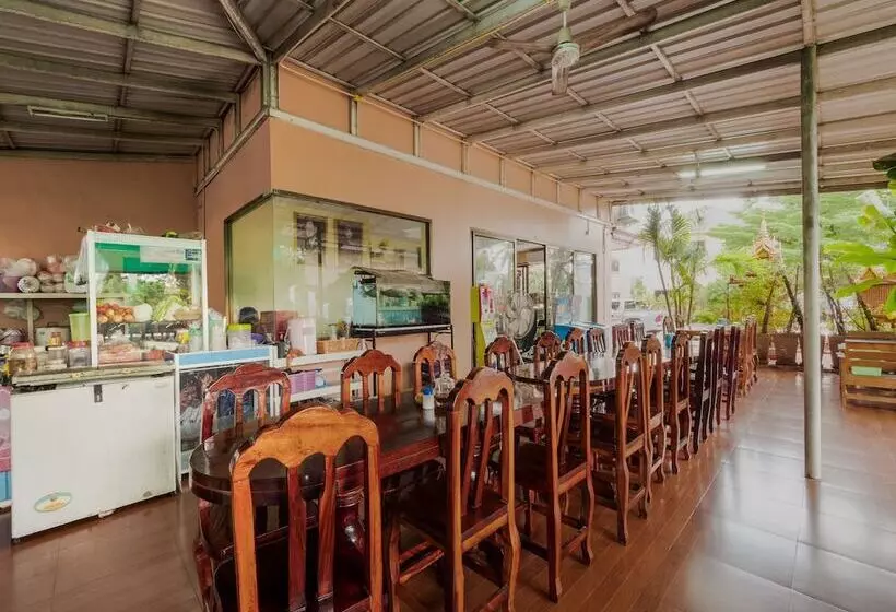 ホテル Oyo 1087 Udom Khomkham Apartment
