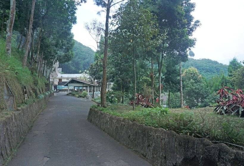 Hotel Oyo 92966 Villa Bukit Awan