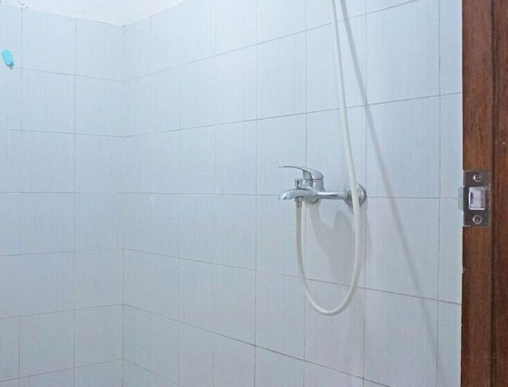 Hotel Oyo 92966 Villa Bukit Awan