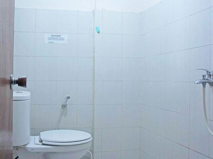 Hotel Oyo 92966 Villa Bukit Awan