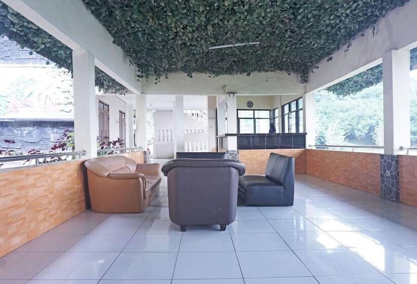 Hotel Oyo 92966 Villa Bukit Awan