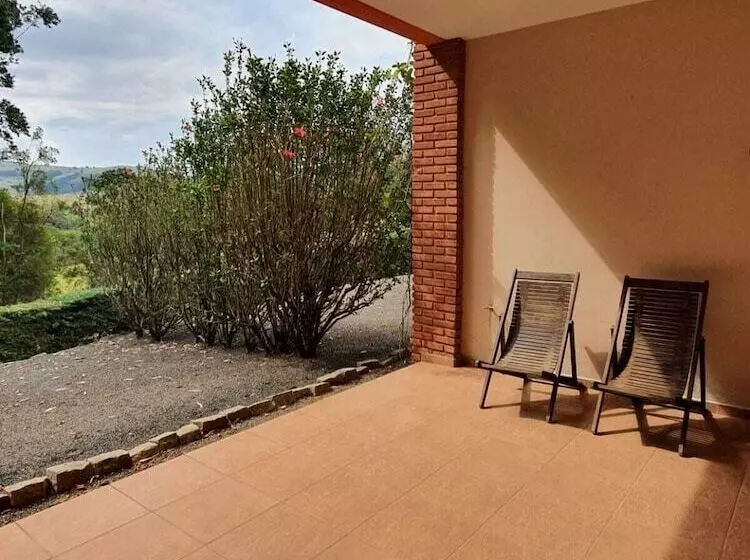 Hotelli Cachoeira Dos Luis Parque E Pousada