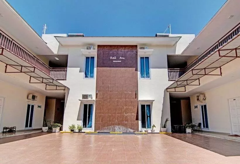 Hotelli R&s Living Residence By Reddoorz