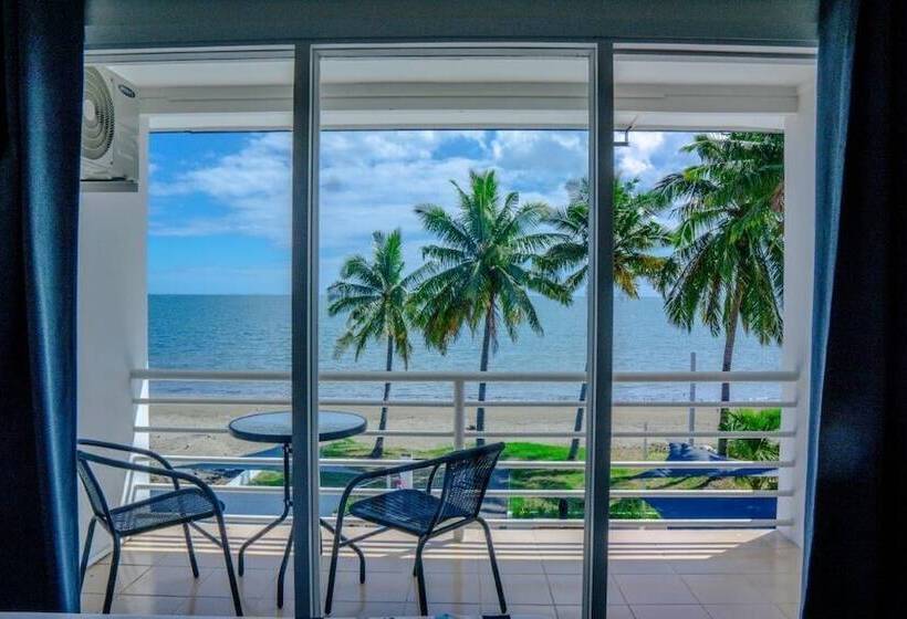 Otel Sailors Beach Fiji