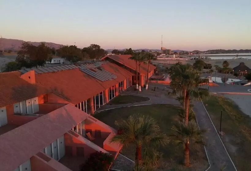 Hotelli San Felipe Marina Condo