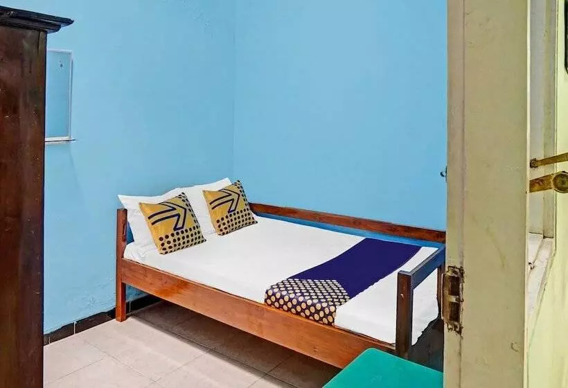 ホテル Sekar Guest House Jember By Oyo