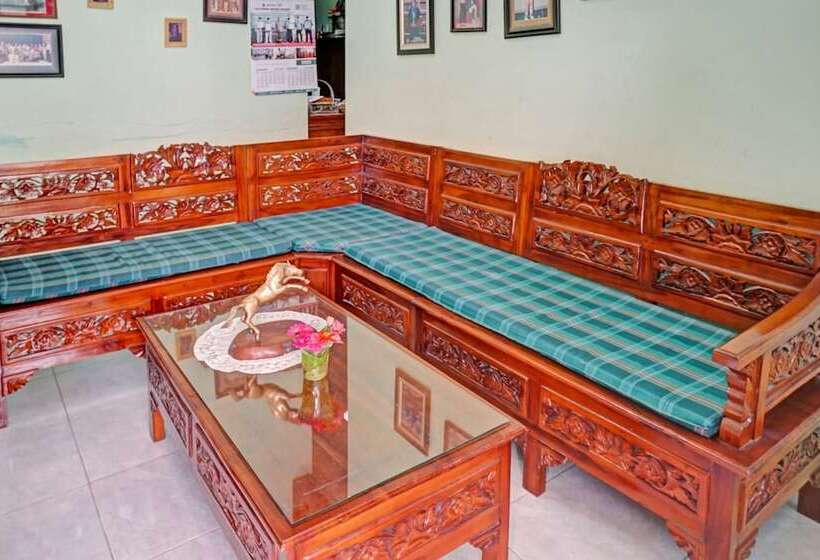 Hotel Sekar Guest House Jember By Oyo