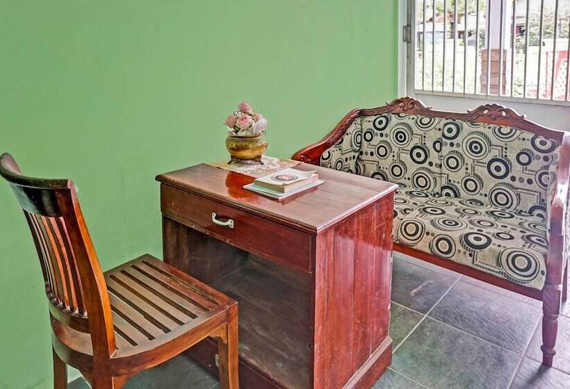 Hotel Sekar Guest House Jember By Oyo