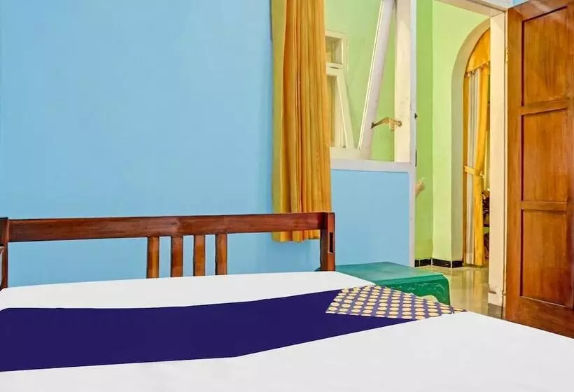 ホテル Sekar Guest House Jember By Oyo