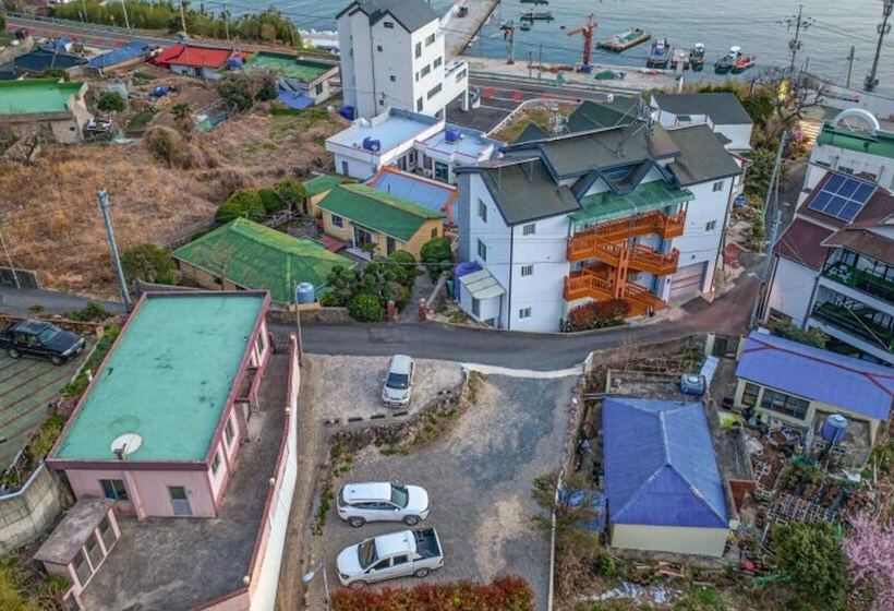 Geojedo New Happiness Pension